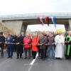 Das Band zur Freigabe der Umgehung von Rüdenhausen ist durchschnitten. Bei der Feierstunde dazu durften (von links) Karl-Heinz Rebitzer, Gerhard Ackerman, Otto Hünnerkopf, Otto Spangler, Tamara Bischof, Gerhard Eck, Veselin Kolev, Lorenz Kleinschnitz, Ernst-Ludwig Werner und Flk Piller an die Schere.