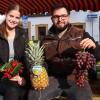 Giuseppe Gentile und seine Freundin Carolin Schoenenberg sind mit ihrem Stand zum dritten Mal beim Ochsenfurter Wochenmarkt dabei.