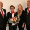 Feierliche Sparkassen-Verabschiedung: (von links) Vorstandsvorsitzender Georg Straub, Monika Dieterich, Samira Friedel (Geschäftsstellenleiterin) und Andreas Illig (Personalrat).