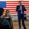 Diplomatenbesuch am Rhön-Gymnasium: Stephen Ibelli Konsul für öffentliche Aufgaben am US-Generalkonsulat in München, war zu Gast bei den 11. Klassen.