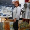Die Acrylmalerin Andrea Schelbert lässt sich von der Natur inspirieren. Foto: Jürgen Gabel Die Acrylmalerin Andrea Schelbert lässt sich von der Natur inspirieren. Foto: Jürgen Gabel