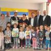 Bei der Verabschiedung (von links): Verwaltungsangestellte Edith Öhler, Bauhofleiter Georg Bauer, Bürgermeister Friedel Heckenlauer, Christiane und Hans Riegel, Zweiter Bürgermeister Winfried Reß, Geschäftsführer Micheal Kastl und Kindergartenleiterin Petra Klopf.