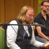 Anton Hofreiter las aus seinem Buch "Fleischfabrik Deutschland" auf Einladung der Höchberger Grünen im Gasthaus Lamm. Mit im Bild (im Hintergrund) Ortsvorsitzender Sven Winzenhörlein. Foto: Matthias Ernst Anton Hofreiter las aus seinem Buch "Fleischfabrik Deutschland" auf Einladung der Höchberger Grünen im Gasthaus Lamm. Mit im Bild (im Hintergrund) Ortsvorsitzender Sven Winzenhörlein. Foto: Matthias Ernst