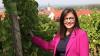 Barbara Becker bewirbt sich bei der Landtagswahl für die CSU um das Direktmandat im Stimmkreis Kitzingen. In ihrem Heimatort Wiesenbronn hat sie eigene Rebstöcke am Geisberg.