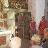 Der Mönchschor in der Klosterkirche Schönau ist mit bedeutsamen Kunstschätzen ausgestattet, erzählte Stadtrat Gerhard Köhler (im Bild) den Mitgliedern der Senioren-Union Main-Spessart.
