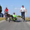 Freie Fahrt für Rennrad , Liegerad und E-Bike. v.l. Landrat Armin Amrehn fuhr zusammen mit Gemeinderat Marko Franz und Bürgermeister Klaus Schmidt den Radweg ab. Foto: Elfriede Streitenberger (est)41578 Freie Fahrt für Rennrad , Liegerad und E-Bike. v.l. Landrat Armin Amrehn fuhr zusammen mit Gemeinderat Marko Franz und Bürgermeister Klaus Schmidt den Radweg ab. Foto: Elfriede Streitenberger (est)41578