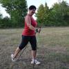 Roswitha Eppler führt die ideale Haltung beim Nordic Walking vor. Sie betreibt den Sport in der Präventionsgruppe für die Beschäftigten des Eisinger St.-Josefs-Sifts (Lkr. Würzburg). Roswitha Eppler führt die ideale Haltung beim Nordic Walking vor. Sie betreibt den Sport in der Präventionsgruppe für die Beschäftigten des Eisinger St.-Josefs-Sifts (Lkr. Würzburg).