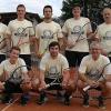 (PM)  Die Tennisherren des TSV Viktoria Homburg holten sich ungeschlagen den Titel in der Kreisklasse 2 (Gruppe 15). Unser Bild zeigt das erfolgreiche Team mit (hinten von links) Michael Ritzler, Louis Schäfer, Frederik Trabel, Andreas Baunach, Ernst Friedrich, (vorne von links) Niklas Dornbusch, Robin Baumann, Niko Kaufmann und Markus Baumann. Es fehlen Sebastian Berberich, Moritz Dornbusch, Bernd Martin, Lukas Ritzler und Joachim Spettel.