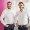 Hörgeräte sind längst kleine Computer: Mirko Nikolai (links) und Martin Weiglein vom Meisterbetrieb Huth & Dickert in Würzburg.
