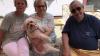 Im Tierheim Würzburg, Elferweg, bei der Richtfest-Feier vom Kleintierhaus (von links): 2. Vorsitzende Julia Fischer, Ehrenvorsitzende Schatzmeisterin Elisabeth Haasmann mit Hund Hanni und Vorsitzender Reinhard Dötzer. Foto: Regina Urbon Im Tierheim Würzburg, Elferweg, bei der Richtfest-Feier vom Kleintierhaus (von links): 2. Vorsitzende Julia Fischer, Ehrenvorsitzende Schatzmeisterin Elisabeth Haasmann mit Hund Hanni und Vorsitzender Reinhard Dötzer. Foto: Regina Urbon