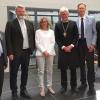 „Ein wunderbarer Tag“, freute sich Mellrichstadts evangelischer Pfarrer und Kirchenrat Andreas Werner (Zweiter von links) über den Besuch von Landesbischof Heinrich Bedford-Strohm (Dritter von rechts). Da konnten ihm Fritz Schroth (Präsidium der Dekanatssynode, links), Janette Fraas (Dritte von links) sowie Dekan Matthias Büttner und MPG-Schulleiter Robert Jäger (von rechts) nur zustimmen.