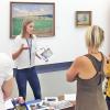 Sophia Kippes vom Kulturspeicher Würzburg erklärte der deutsch-australischen Gruppe Elemente der Führungen für Menschen mit Demenz und ihre Angehörigen im Kulturspeicher Foto: FHWS / Wosch Sophia Kippes vom Kulturspeicher Würzburg erklärte der deutsch-australischen Gruppe Elemente der Führungen für Menschen mit Demenz und ihre Angehörigen im Kulturspeicher Foto: FHWS / Wosch