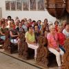 Der Katholische Frauenbund und der CSU Ortsverband der Frauen-Union luden zu einer Wanderung nach Mariaburghausen ein. Unter den Gästen war auch der Frauenbund Augsfeld sowie Heribert Derleth. Er führte die Besucherinnen durch die ehemalige Klosterkirche und berichtete über das Leben der Zisterzienserinnen, die bis ins 16. Jahrhundert das Kloster bewohnten. Besonders beeindruckend fanden die Zuhörer die Sage der weißen Frau. Diese war als Nonne im Kloster und führte ein unsittliches Leben. Seit ihrem Tod geistert sie angeblich als weiße Frau verkleidet, in den Wäldern der Umgebung umher. Nach vielen interessanten Geschichten, schloss sich dann eine Einkehr im „Meehäusle“ an.