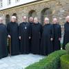 Die Jubilare (von links): Pater Konrad Göpfert, Abt Siegfried Hertlein, Bruder Godehard Hell, Pater Gottfried Rhein, Pater Pius Paul, Bruder Chrysostomus Kaiser und Pater Franziskus Büll mit Abt Michael Reepen (Dritter von links).