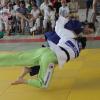 Nicole Graf (im blauen Judoanzug) krönte ihr Wettkampfcomeback in Aschaffenburg mit dieser Wurftechnik und brachte ihr Team mit 2:1 in Front.