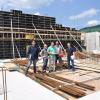 Jour fix im ersten Stock der neuen Mittagsbetreuung in Eibelstadt: Bauleiter Stephan Gurguta,Architekt Rainer Stöcker, Bürgermeister Markus Schenk,Bauleiter Torsten Oehrlein und Projektleiter Daniel Brehm trafen sich zum wöchentlichen Informationsaustausch auf der Baustelle.