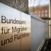 ARCHIV - 15.03.2018, Bayern, Nürnberg: Außenansicht vom Bundesamt für Migration und Flüchtlinge (BAMF). (zu dpa "Mitarbeiter Seehofers: Ausmaße des Bremer Flüchtlingsskandals enorm" vom 17.05.2018)