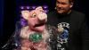 Stargast des Abends: Pig Nick das unglückliche Marzipanschwein beim Auftritt des Bauchredners Sebastian Reich in der Lohrer Stadthalle.