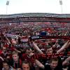 Die Legende lebt: Die Club-Anhänger feiern trotz des 2:3 gegen Fortuna Düsseldorf auf dem Spielfeld die Rückkehr des 1. FC Nürnberg in die erste Bundesliga.