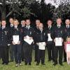 Beim Florianstag in Neustädtles konnten Feuerwehrleute für 25 bzw. 40 Jahre aktiven Feuerwehrdienst ihre staatlichen Ehrungen entgegen nehmen. Für den Einsatz der Floriansjünger dankten Landrat Thomas Habermann (links), KBR Stefan Schmöger (rechts), KBM Manfred Wawretschka (2.v.re.), Nordheims 2. Bürgermeister Roberto Breunig, Sondheims Gemeindeoberhaupt Thilo Wehner und Hausens 2. Bürgermeister Frank Eckert (ab 2.v.l.) sowie Fladungens Stadtchefin Agathe Heuser-Panten (nicht im Bild).