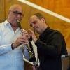 Ein Duo aus dem Quartett: Die Vienna Clarinet Connection gestaltete das besondere Konzert im Theaterfoyer. Im Bild Helmut Hödl, Klarinette, Hubert Salmhofer, Bassetthorn.