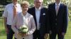 Alfred und Christa Zettelmeier erhielten von Knetzgaus Bürgermeister Stefan Paulus (links) und stellvertretenden Landrat Michael Ziegler (rechts) Glückwünsche zur Diamantenen Hochzeit.