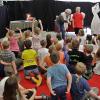 Mit der Geschichte „Gespensterjäger auf eisiger Spur” von Cornelia Funke fesselte am Gymnasium Veitshöchheim der  Mainzer Schauspieler Michael Hain in drei einstündigen Lesungen insgesamt 220 Drittklässler aus den umliegenden Schulen
