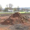 Der TSV Lohr räumt auf: Die beiden Tennisplätze zwischen Fußballfeld und Vereinsheim haben ausgedient. Die Fußballer legen dort einen Kleinfeld-Kunstrasenplatz an.