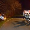 Bei einem schweren Unfall vor Winterhausen überschlug sich das Auto eines 33-Jährigen.