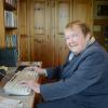 Gudrun Pausewang feiert ihren 90. Geburtstag. Bücher will sie keine mehr schreiben, wohl aber Briefe. Das Foto entstand 2015 bei einem Besuch dieser Redaktion in ihrem langjährigen Zuhause im hessischen Schlitz. Heute lebt Pausewang in einem Seniorenheim bei Bamberg, in der Nähe ihrer Familie.