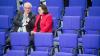 01.03.2018, Berlin: Volker Kauder, Unions-Fraktionsvorsitzender, und die SPD-Fraktionsvorsitzende im Bundestag, Andrea Nahles, unterhalten sich während der Sitzung des Bundestages. Foto: Kay Nietfeld/dpa +++(c) dpa - Bildfunk+++ | Verwendung weltweit