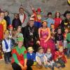 (ret)   Faschingsstimmung herrschte bei den Drachenkindern des Kindergarten Aschfelds. Zusammen mit den Kindergartenpersonal und dem Elternbeirat feierten und tanzten die Kinder ausgelassen zwischen Konfetti und bunten Luftballons. Höhepunkt war laut Pressemitteilung des Kindergartens für alle der Besuch des Aschfelder Prinzenpaares – die Kinder durften die Prinzessin Ramona die I. und Holger den II. (die beide selbst den Kindergarten Aschfeld als Kinder besuchten) ganz genau bestaunen. Ein gemeinsames Gruppenfoto durfte am Schluss nicht fehlen.