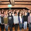 Die erfolgreichen Sportler des Leichtathletik-Zentrums Kreis Würzburg auf der Bühne des Höchberger Kulturstübles.