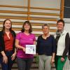 Bei der Übergabe der Gymwelt-Urkunde (von links): Turngauvorsitzender Klaus Rehberger, Verena Schmitt als jüngste qualifizierte TSV Fitness-Übungsleiterin, die beiden Abteilungsleiterinnen Ruth Volz und Anne Schmitt, die Übungsleiterin im Seniorensportbereich, Elisabeth Ankenbrand, und Vorstandsvorsitzender Sport, Dieter Hofmann.