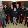 Bürgermeister Martin Link (links), Kommandant Thomas Dietz und 2. Kommandant. Ronnie Streit (von rechts) gratulierten der neu gewählten Vorstandschaft der FFW Stockheim (ab 2. von links): Kassier Dominik Gaertig, 2. Vors. Dominik Storath, Schriftführer Lewayne Schallenkammer und 1. Vorsitzender Udo Diemer.