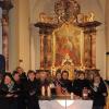 Voll besetzt war beim Nach-Weihnachtskonzert die Pfarrkirche St. Margareta in Ebertshausen. Bernd Lindemann führte durch das Programm. Den Auftakt machte das „Chörle“.