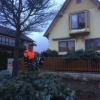 In der Reckentalstraße stürzte ein Baum gegen ein Haus und drückte die Scheibe eines Erkers ein. In der Reckentalstraße stürzte ein Baum gegen ein Haus und drückte die Scheibe eines Erkers ein.