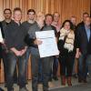 Ehrungen bei der Firma Reß. Im Bild: (hintere Reihe von links) Paul Katzenberger, Sven Kolb, Walter Lorenz, Ralf Unger (Betriebsleiter), Thorsten Schüler, Matthias Scheublein und Michael Reß (Geschäftsführer) sowie (vorne von links) Rainer Breunig, Uwe Mausolf, Norbert Jahrsdörfer, Tina Grüb, Manfred Pretscher und Arnold Kneuer.