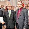Steigerung der Akzeptanz: Den sechsten Windstützpunkt weihten in Uffenheim (von links) Ministerialdirigent Rudolf Eschau, Landrat Helmut Weiß, Regierungsvizepräsident Eugen Ehmann, Bürgermeister Wolfgang Lampe sowie die beiden Landtagsabgeordneten Harry Scheuenstuhl und Gabi Schmidt ein. Foto: Gerhard Krämer
