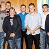 Erfolgreiche Absolventen: BBV-Kreisobmann Konrad Klein (ganz links), Matthias Ruß (Zweiter von links), Martin Mack (Zweiter von rechts) und Herbert Lang (ganz rechts) ehrten die Junglandwirte.