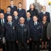 Vorbildlicher Einsatz: Vorne in der Mitte (von links) Jürgen Moritz, Bernhard Würth und Herbert Plendl, die nun für 40 Jahre Dienst bei der Freiwilligen Feuerwehr Würzburg ausgezeichnet wurden. Bürgermeisterin Marion Schäfer-Blake, Kommunalreferent Wolfgang Kleiner, Branddirektor Harald Rehmann und Stadtbrandrat Klaus-Dieter Schulz gehörten zu den Gratulanten.