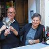 Prosit auf den Erfolg: Julia, Wolfgang und Monika Glaser stoßen auf ihre beste edelsüße Weinkollektion des Jahres 2014 an. Der renommierte Eichelmann-Weinführer führt den Nordheimer Betrieb als besten Deutschlands in dieser Kategorie.