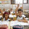 Bildungschance für arme Kinder: Rebecca und Isadora, beide sieben Jahre alt, besuchen die erste Klasse der Schule Padre Dr. Francisco da Motta im Stadtteil Saude von Rio de Janeiro.