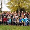 (stop)   Zum mittlerweile siebten Treffen der Familie Förster hatten sich über 100 Familienmitglieder im Frankenwinheimer Sportheim versammelt. Auf Initiative von Brigitte und Valentin Förster wurde im Jahr 1985 das Treffen aus der Taufe gehoben und findet seitdem alle fünf Jahre statt. Vorrangig geht es darum, sich mit den weiter entfernten Familienmitgliedern auszutauschen und den Stammbaum auf den neusten Stand zu bringen. Das Treffen begann mit einem Mittagessen und spätestens bis zum Kaffee waren dann die meisten Försters auch eingetroffen. Beim Gottesdienst am Samstagabend übernahm die Familie die Lektorendienste. Die Organisation der Treffen liegt inzwischen in den Händen Jüngerer, nämlich in denen von Susanne, Martin und Heiko Förster.