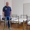 Platz für 80 Menschen: Emanuel Roos richtet das Palatium in Ochsenfurt für die Flüchtlinge her.