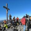 Am Gipfel: Die Mellrichstädter Wanderfreunde auf dem Lusen, einem Berg mit dem weithin leuchtenden Geröllgipfel.