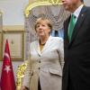 Besuch bei Erdogan: Unter dem Druck der Flüchtlingskrise hat Kanzlerin Angela Merkel ihre Strategie im Umgang mit der Türkei nachhaltig korrigiert.