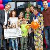 Große Hilfe für MSS-Betroffene: Beim „MSS Family Event“ in Holland, dem internationalen Treffen der vom Marshall-Smith Syndrom betroffenen Familien, übergab die Familie Hahn mit André und Pamela Hahn sowie den Kindern Maya, Louis und Malte eine Spende in Höhe von 12 500 Euro an die MSS-Stiftung.