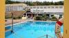 Jetzt ist es entschieden: Das Freibad wird der Markt Triefenstein weiter betreiben – das marode Hallenbad (im Hintergrund links) jedoch wird zum Jahresende geschlossen.