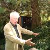 Glückwunsch: Alfred Büstgens, der frühere Leiter des Gartenbauamts  Würzburg, wird 85 Jahre alt. Der Gartenfreund hat ein 2000 Quadratmeter großes Reich.